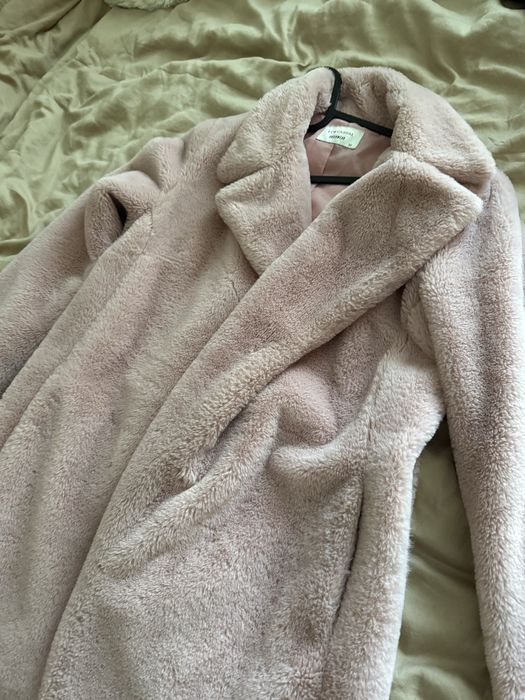 Дамско палто reserved