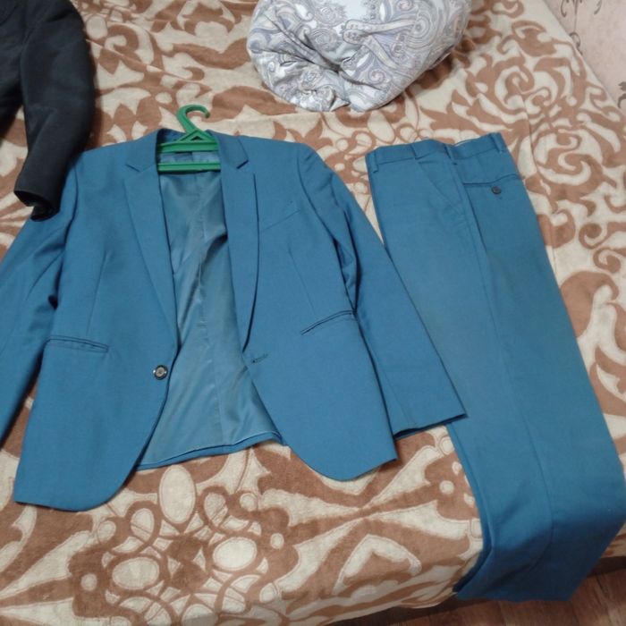 Продам костюм 44 тройка бу