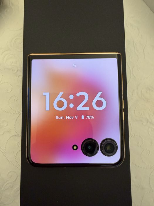 Motorola RAZR 50 Ultra Peach Fuzz 512GB/12GB ram 10 cicluri, garantie