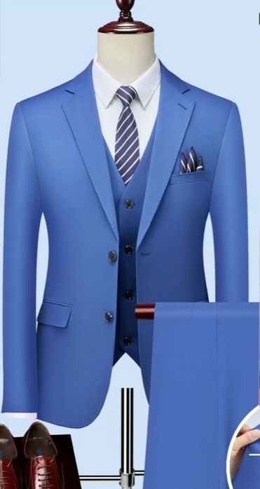 Костюм мужской тройка