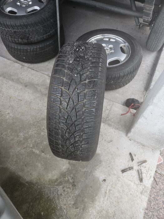 Продавам гуми Dunlop 225/60/R16