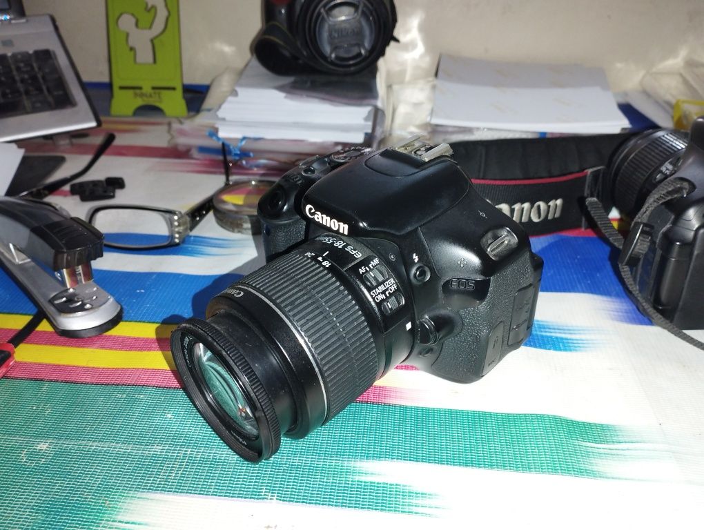 2tasi 250$ Fotoaparatlar sotiladi  canon 600d