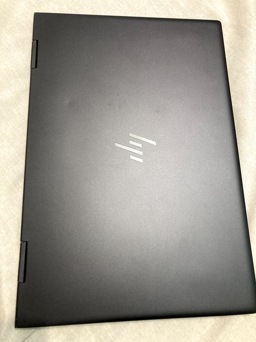 HP Envy x360 15.6" touchscreen, Ryzen 5 3500U, placa de baza noua