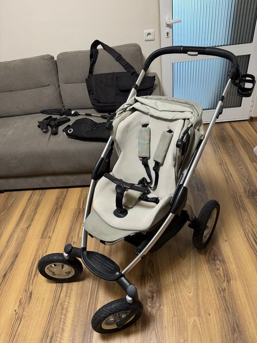 Продавам детска количка Maxi-Cosi Mura 4 2в1