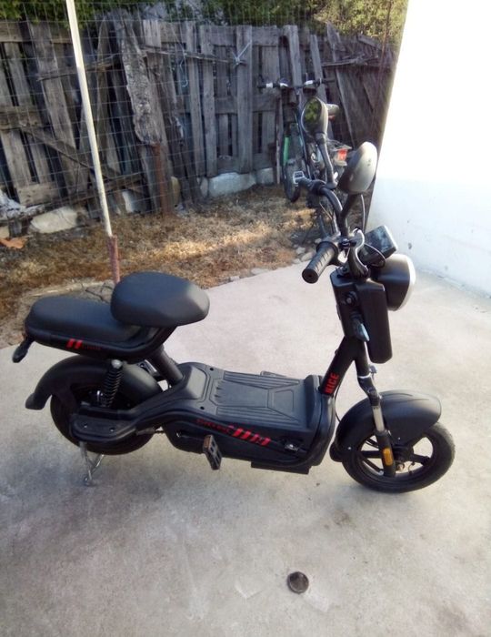 E-Scuter Electric ECO cu pedale 500W 48V ,20 Ah,Negru