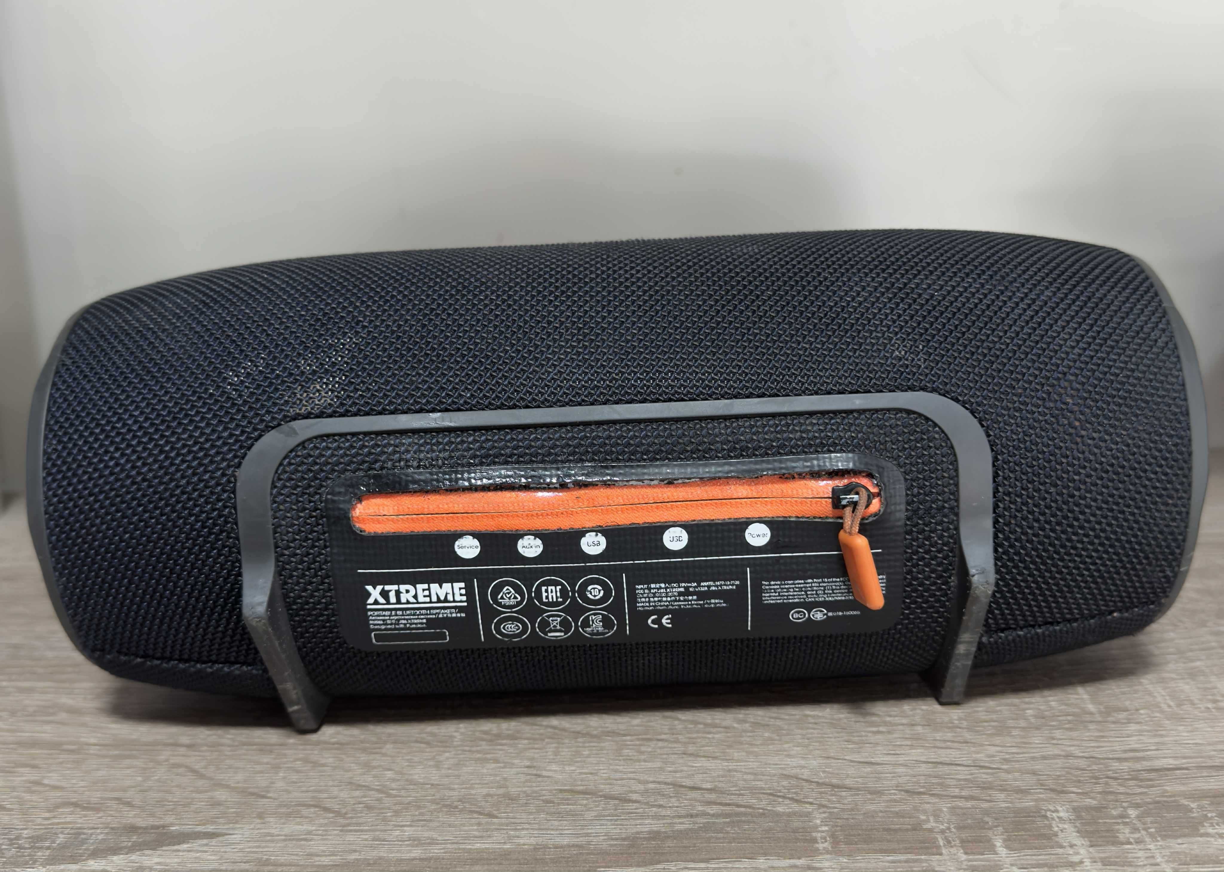 Продавам блутут колона JBL Xtreme 1