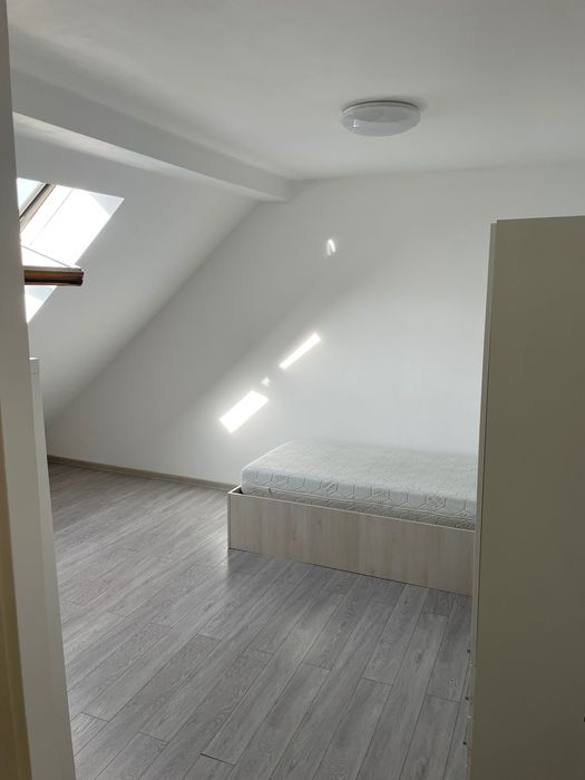 Apartament /mansarda de vânzare zona Vasile Aaron