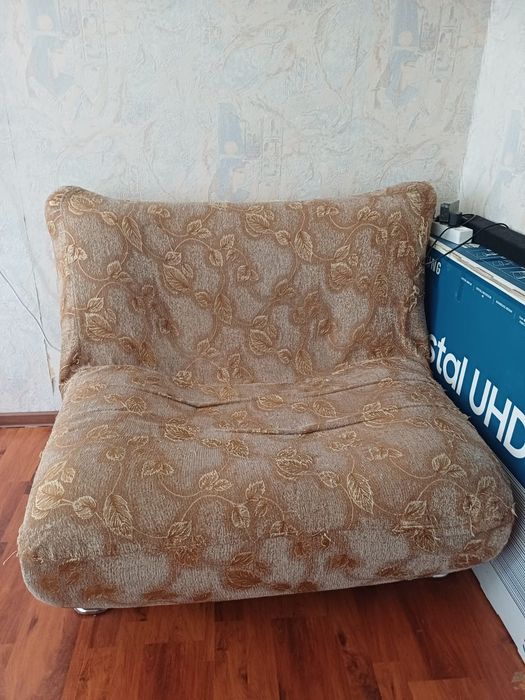 Продам  кресла  мягкие 2 шт