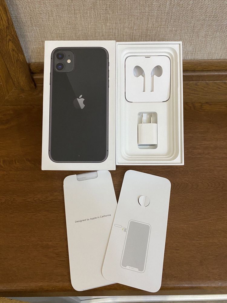 iPhone 11 Black (64 GB)