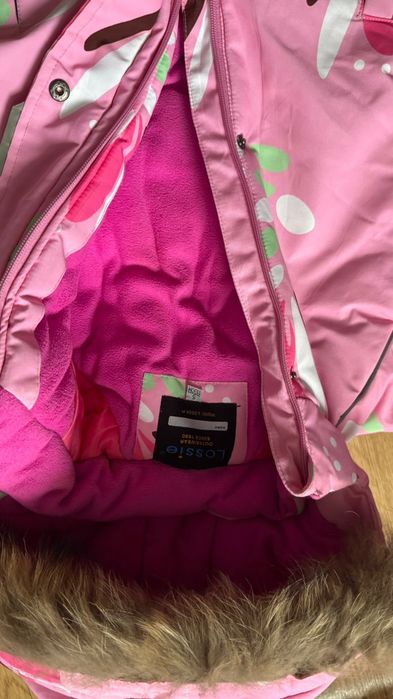 Продам детскую зимнюю куртку