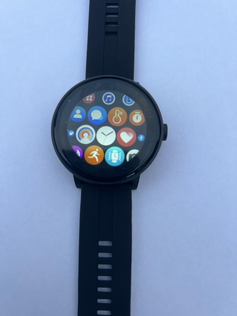 Smartwatch cu funcție de apelare