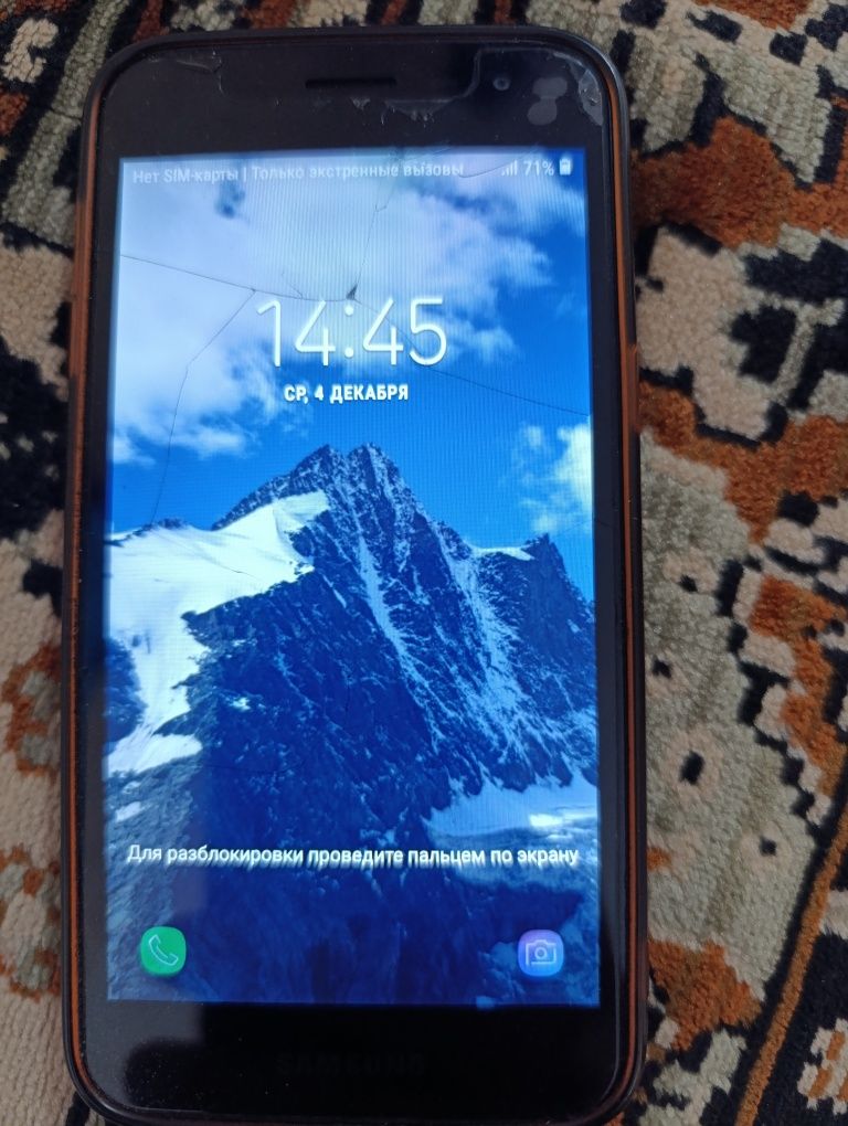 Смартфон Samsung J2