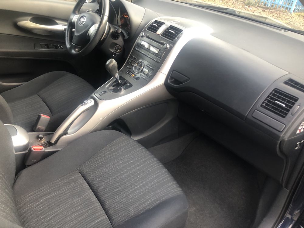 Vînd Toyota Auris Automată 1.4D proprietar.