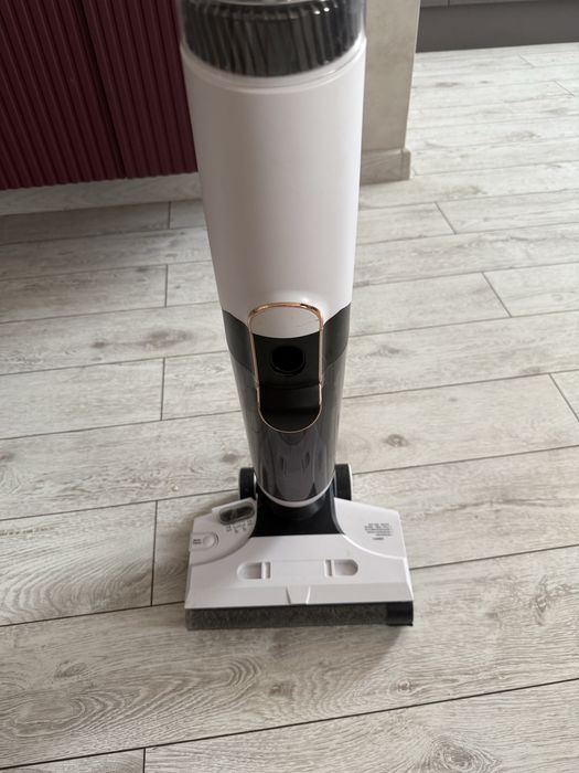 Вертикальный пылесос