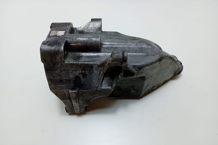 Suport  motor stanga A6512231704 Mercedes-Benz Sprinter a 2-a generat