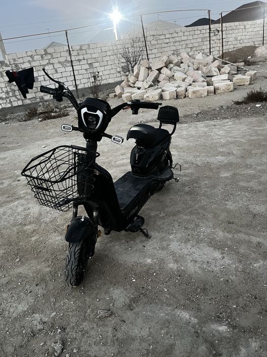 Скутер электронный черный