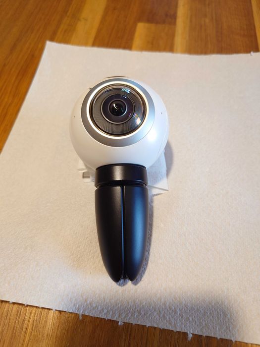 Camera video Samsung Gear 360 model SM-C200