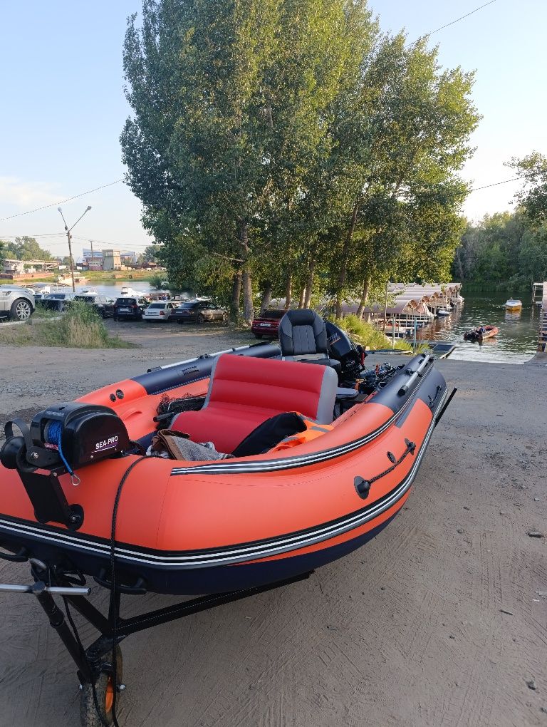 Лодка reef triton S-max 400