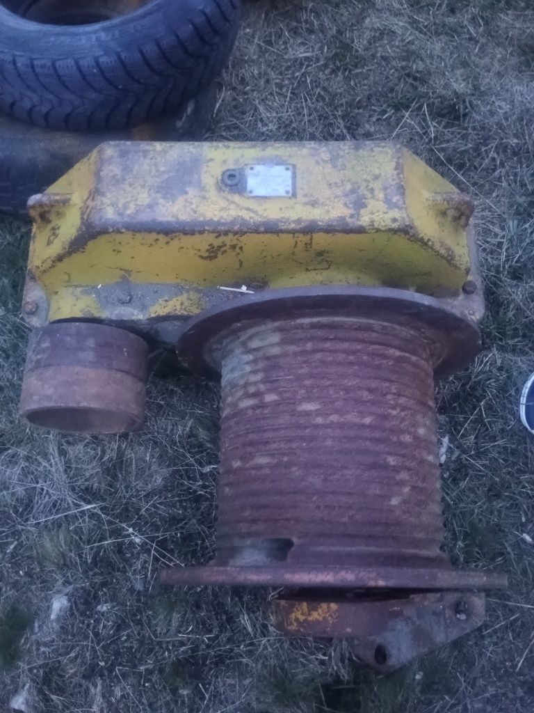 Редуктор ц 2 у 200.   1./20