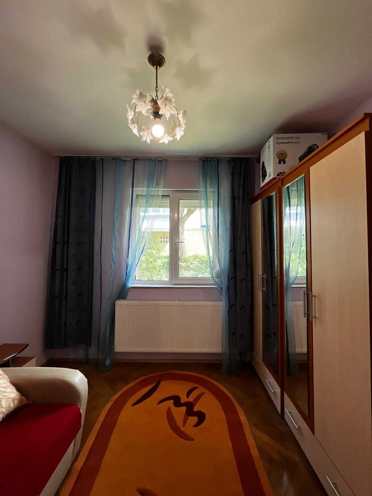 Apartament mobilat cu 2 camere, gradina si beci, zona Astra