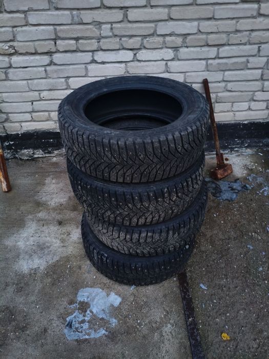 Продам зимнию резину Triangle 215/55 r17