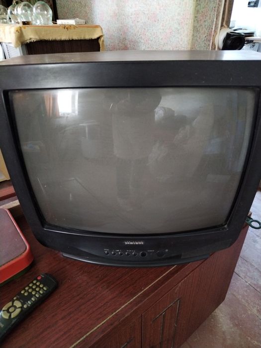 Продам телевизор