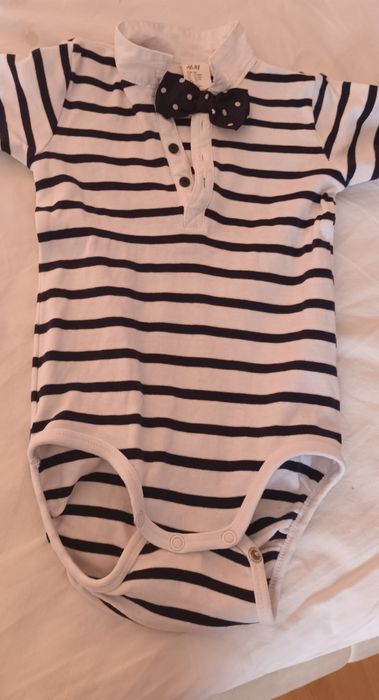 Body cu papion Hm si set de 2 perechi de pantaloni marime 86-92