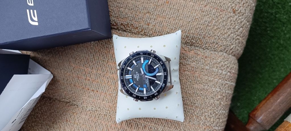 Часовник Casio Edifice era-120