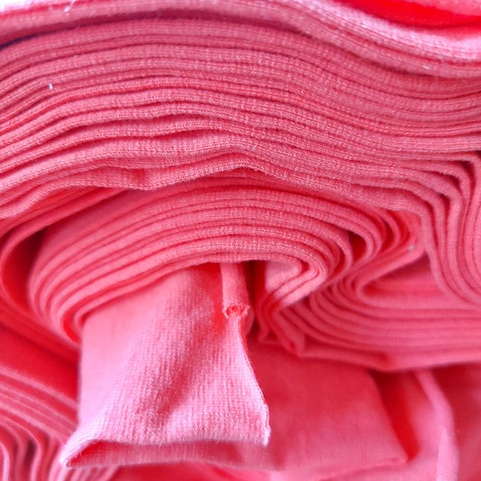 Продавам памучни трика и платове