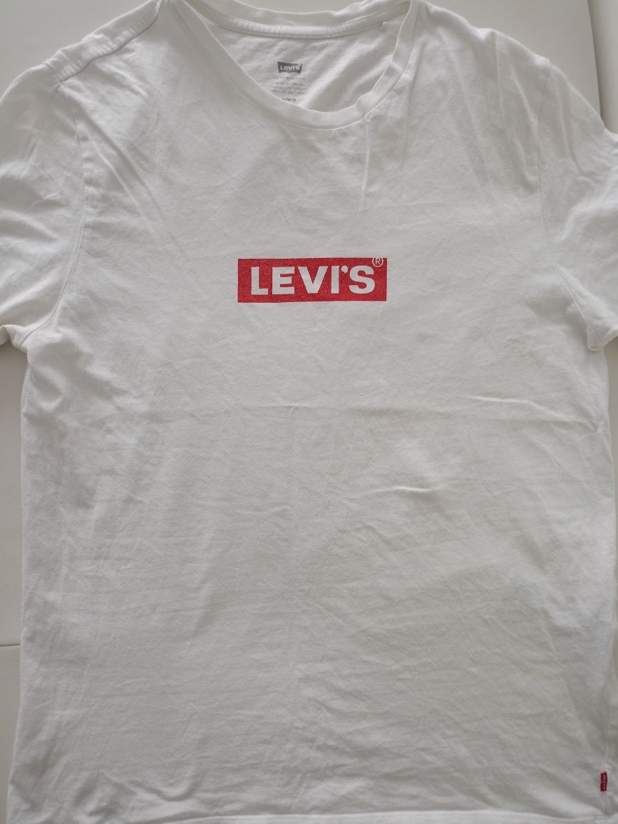 Vând tricou Levis cu logo,unisex, produs de calitate.