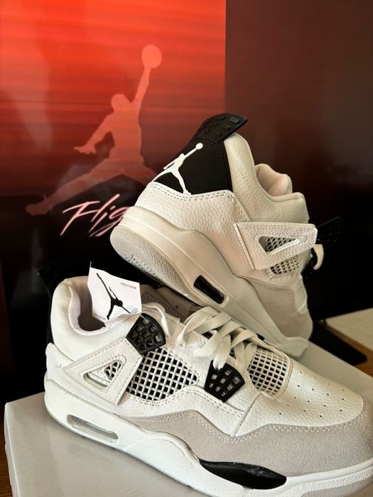 Adidași model nou toate măsurile