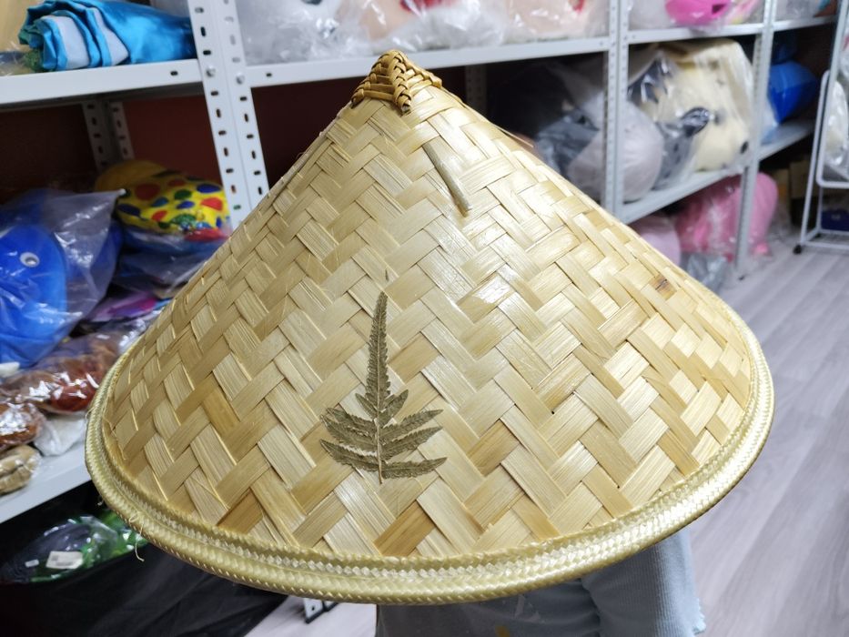 Продам соломенную шляпу-конус (азиатская шапка для солнца)