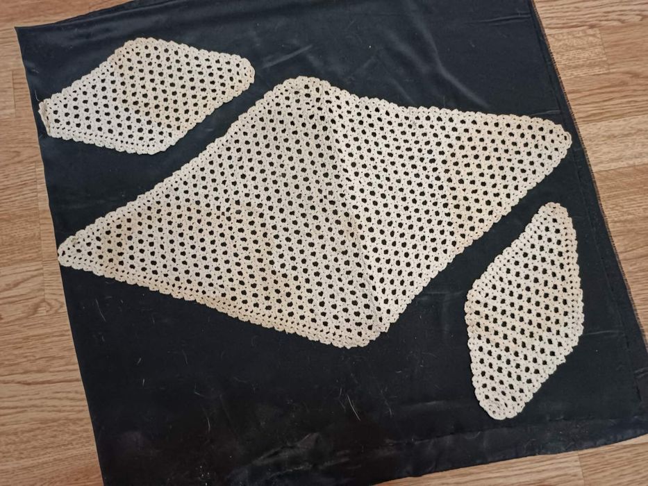 Ръчно плетена покривка на една кука