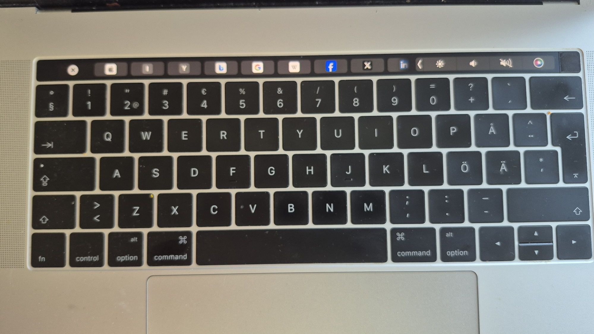 Macbook pro touchbar 15 inch 2016