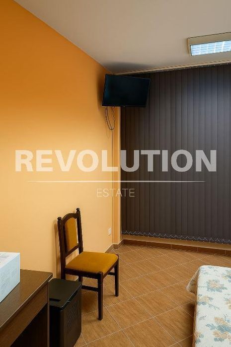 Дава се под наем Едностаен апартамент в Варна, Зимно кино Тракия - 25 кв.м за 225 € - Снимка #2