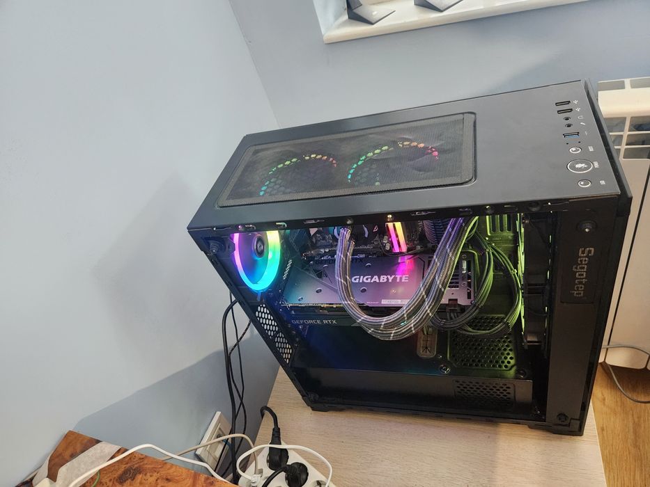 Геймърски Компютър, Ryzen 5 5600x, RTX 3070, 16gb RAM,  ssd 500gb
