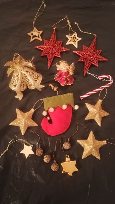 Ornamente- bradul de Crăciun.