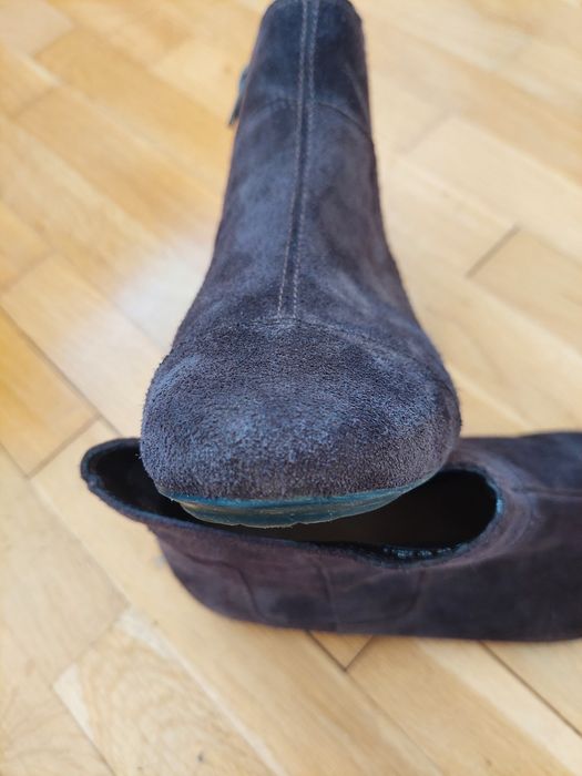 Боти от естествен велур Clarks 38 номер