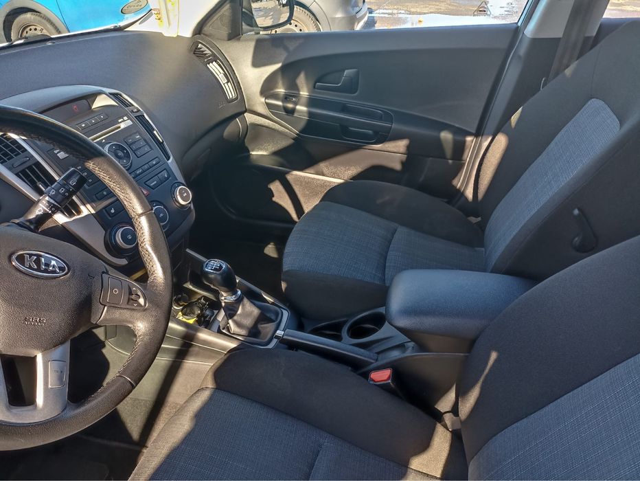 Vand Kia Ceed 1.4 benzina