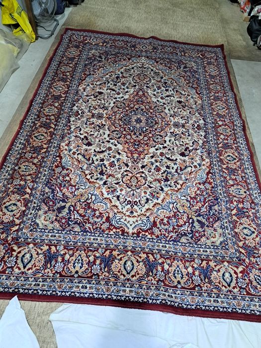 Два броя персийски килими