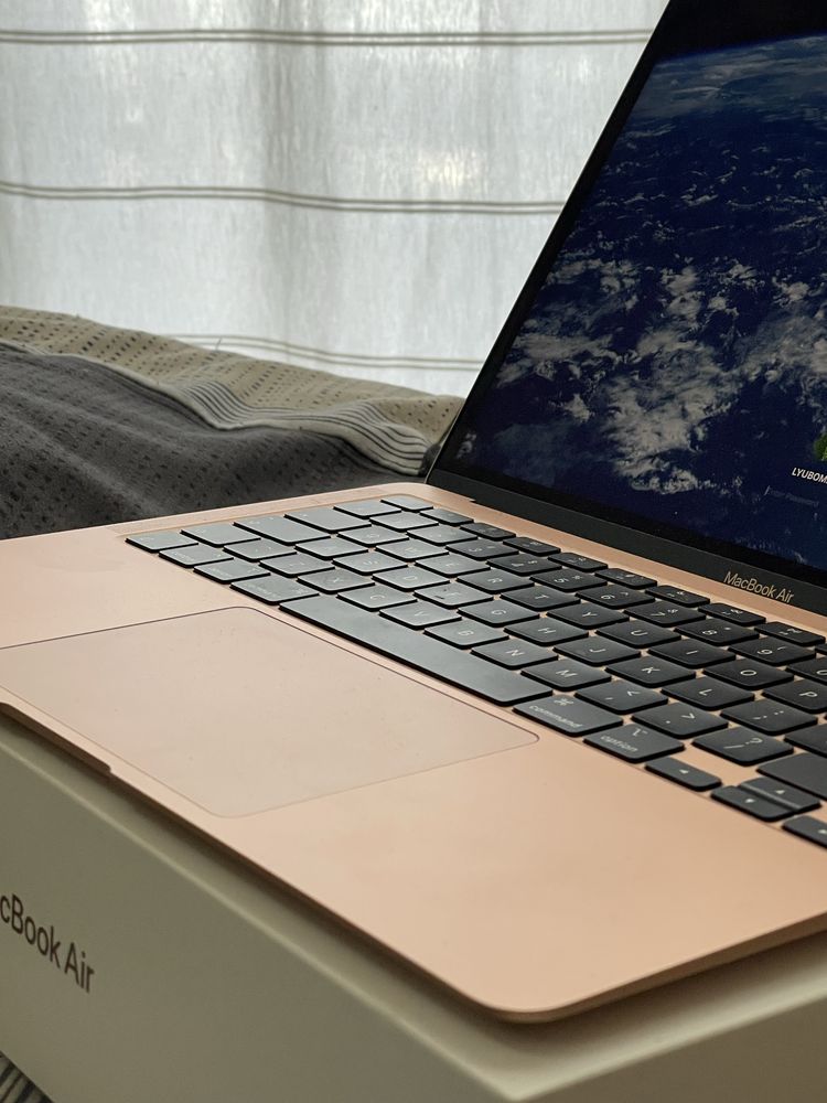 Macbook Air M1 перфектен