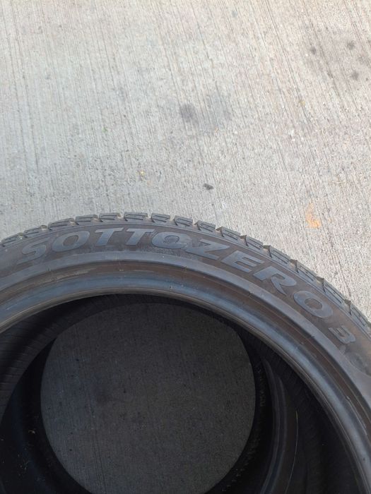 2бр. зимни гуми 245/40/18 Pirelli DOT 2222