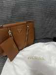 Vand Geanta GUESS originală