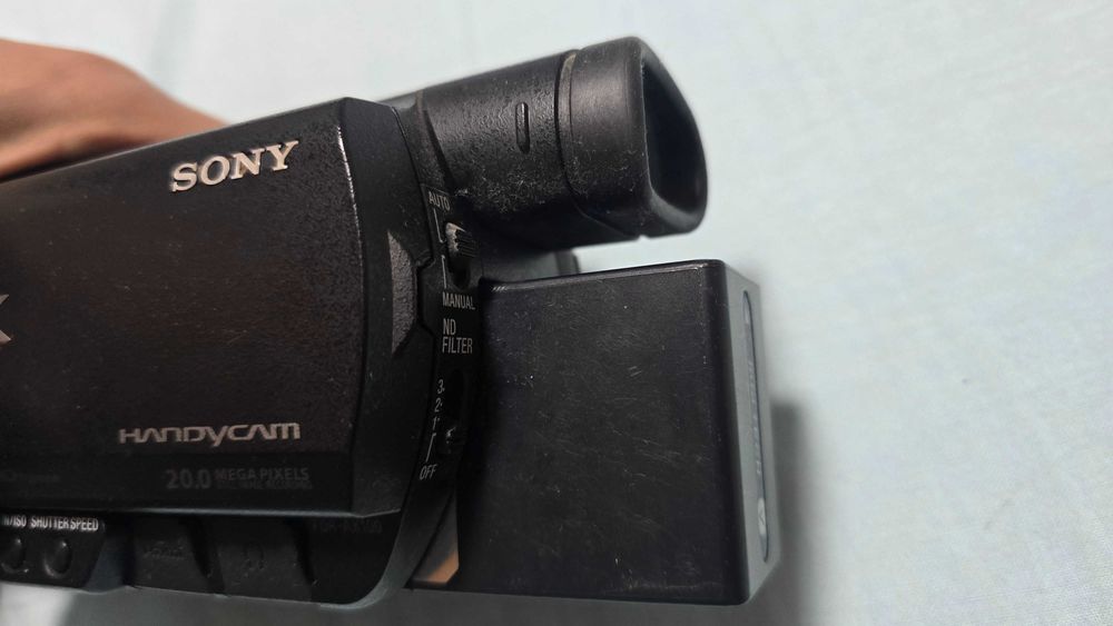 Продавам Камера Sony Ax100E 4K