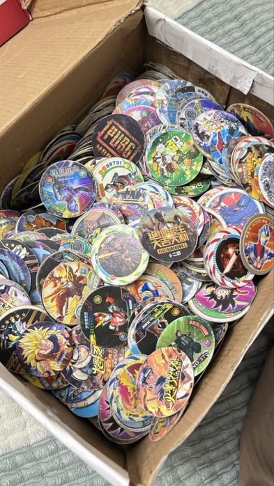 Продам коллекцию кепсов / погсов с героями аниме и игр