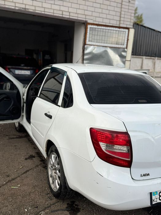 Продам машину лада гранта 2013 года