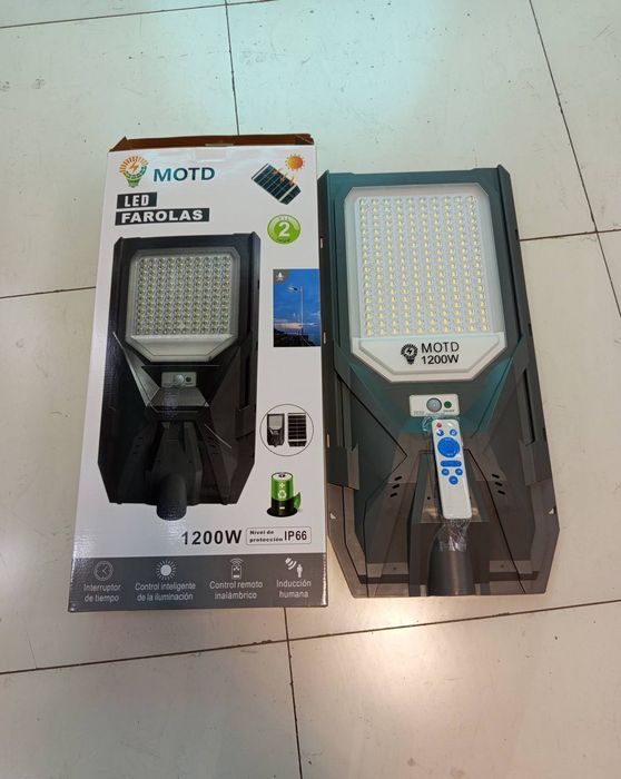 LED ПРОЖЕКТОР с солничним панелю