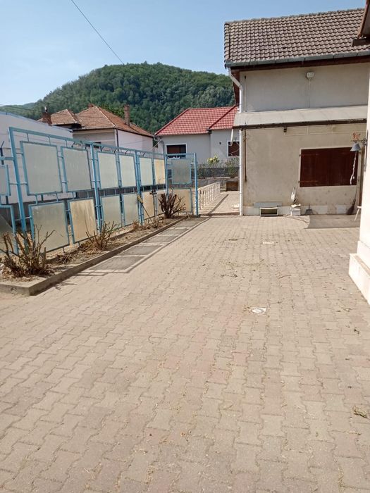 Defrișări,tăiat iarba,curățare teren,toaletare copaci la inaltime etc.