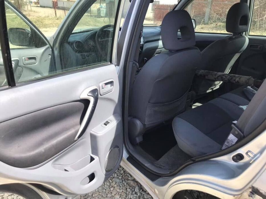 Toyota Rav4 2.0 d4d на части