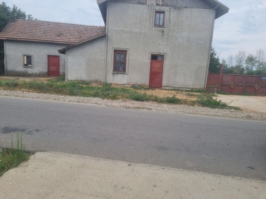 Vând casa Colacu Racari